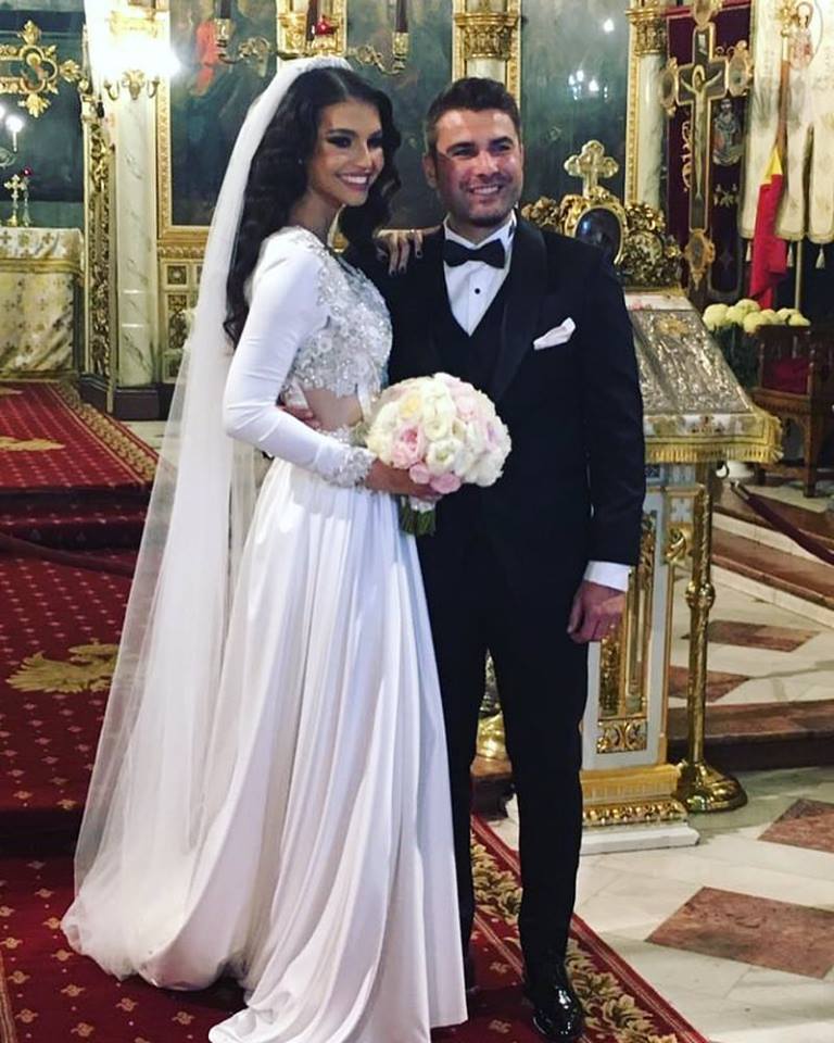 Mesajul pe care i l-a transmis public Adrian Mutu soției Sandra, care și-a sărbătorit ziua de naștere: „Sper să te simți cea mai fericită femeie”