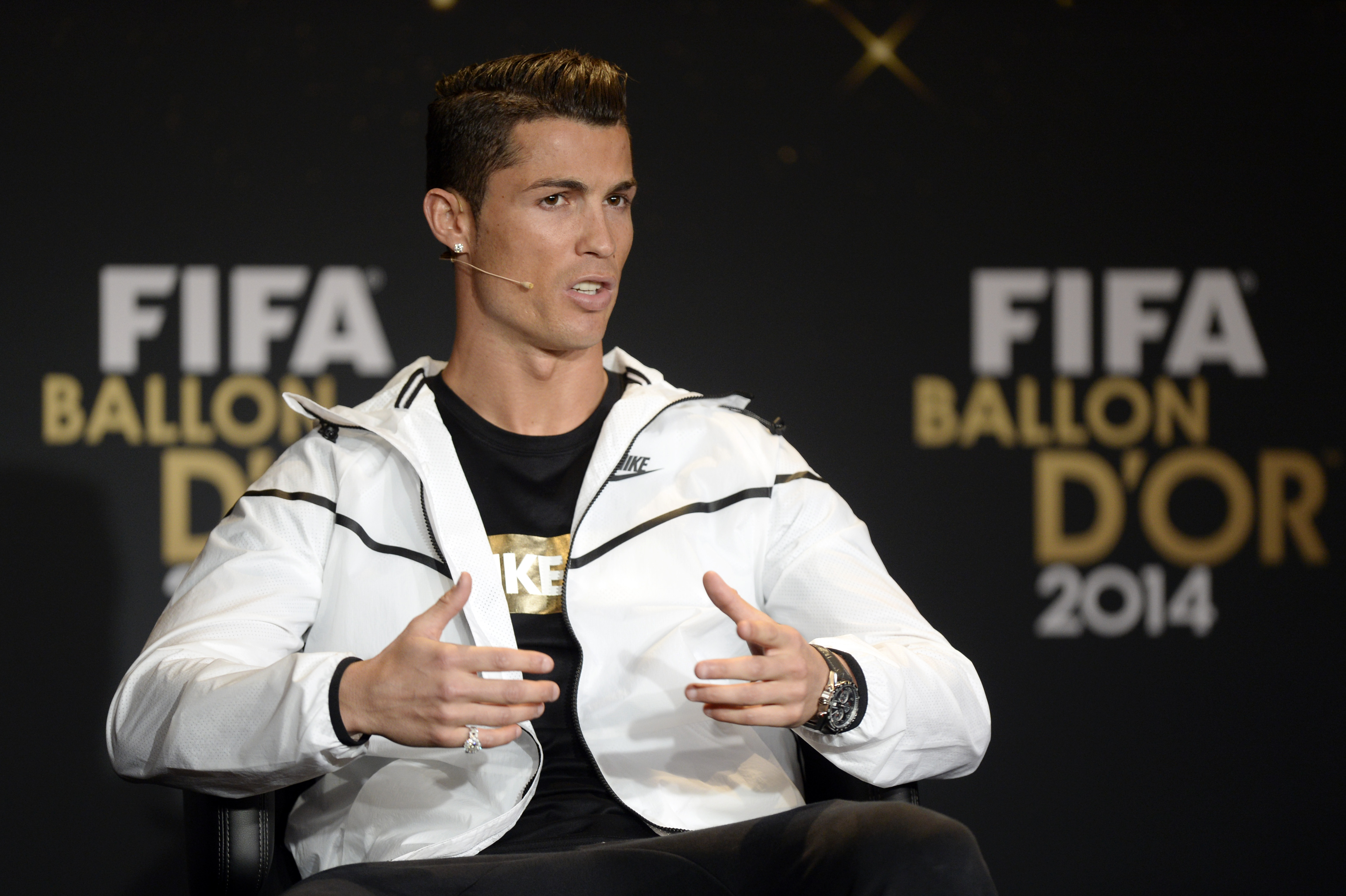 BALONUL DE AUR / FIFA l-a încoronat pe Ronaldo al III-lea / FOTO & VIDEO