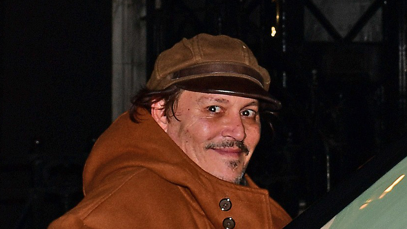 Lesifotók: Johnny Depp szakadtan támadta be a londoni éjszakát