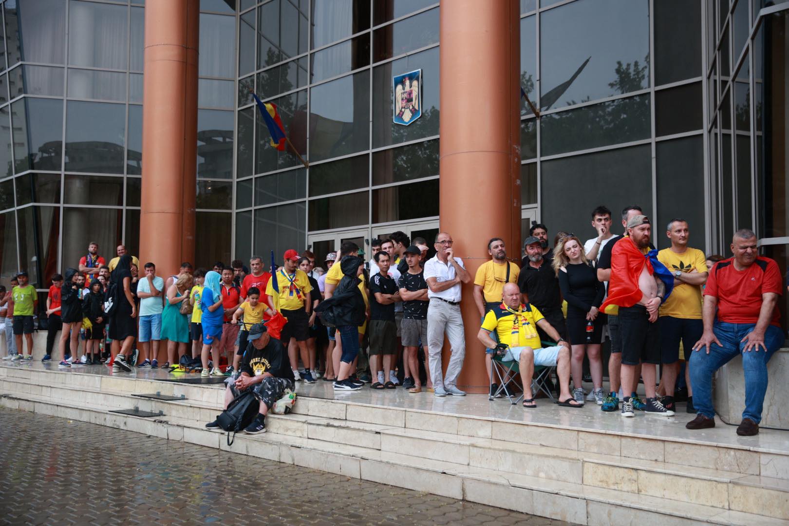 Fanii au urmărit România – Olanda pe ecrane gigant, la București, pe ploaie. Unde s-a văzut în Capitală meciul din „optimile” Euro 2024