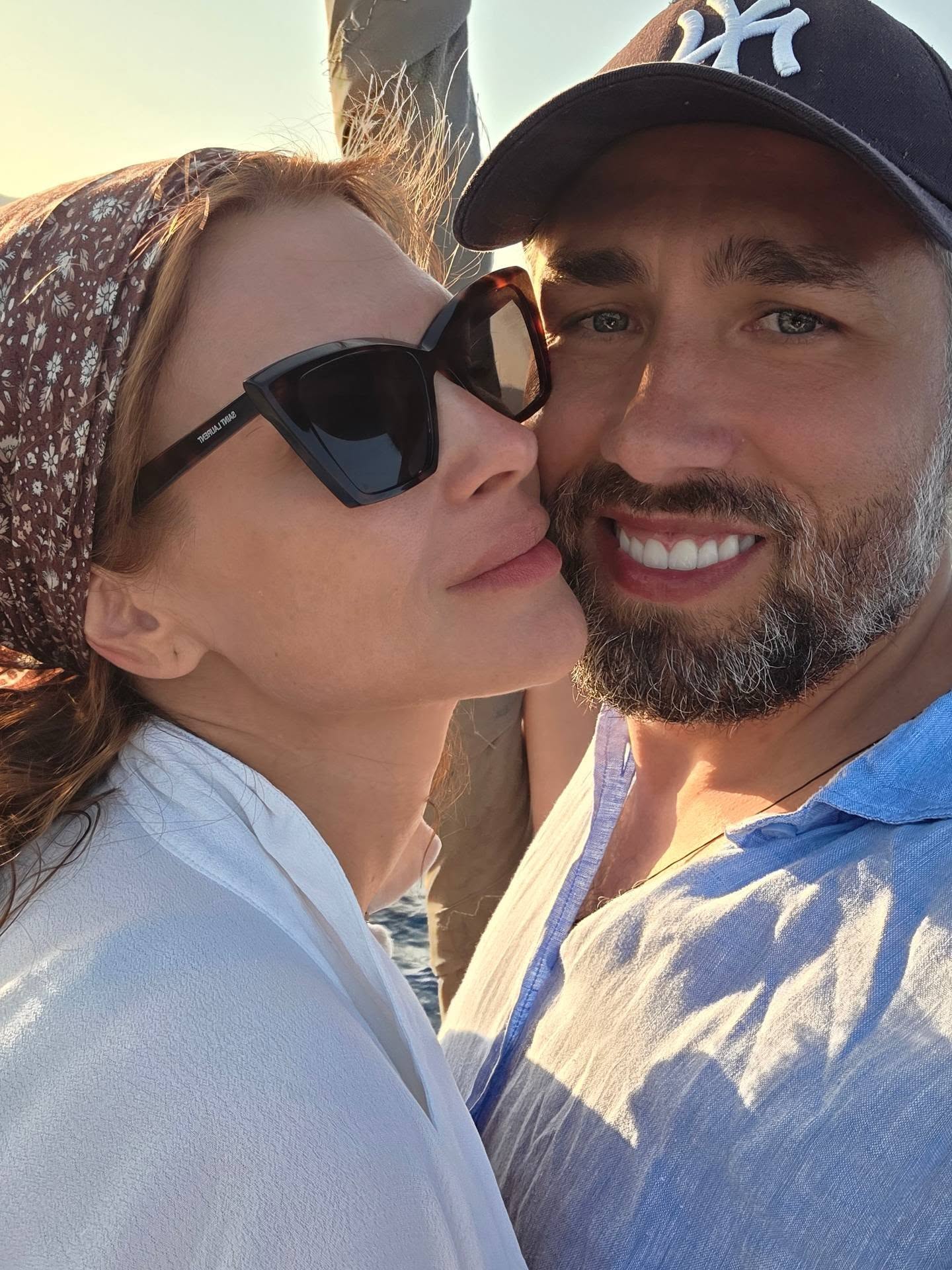 Cum au apărut Monica Bîrlădeanu și soțul ei, Valeriu Gheorghiță, în vacanța din Grecia. Imagini inedite cu actrița în costum de baie, la 47 de ani
