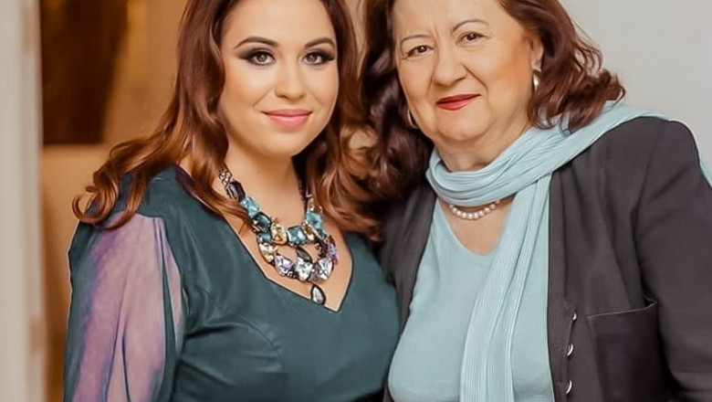 Ce a găsit Oana Roman în camera mamei sale: „Tot descopăr. M-am apucat acum să fac ordine în hârtii, în poze”