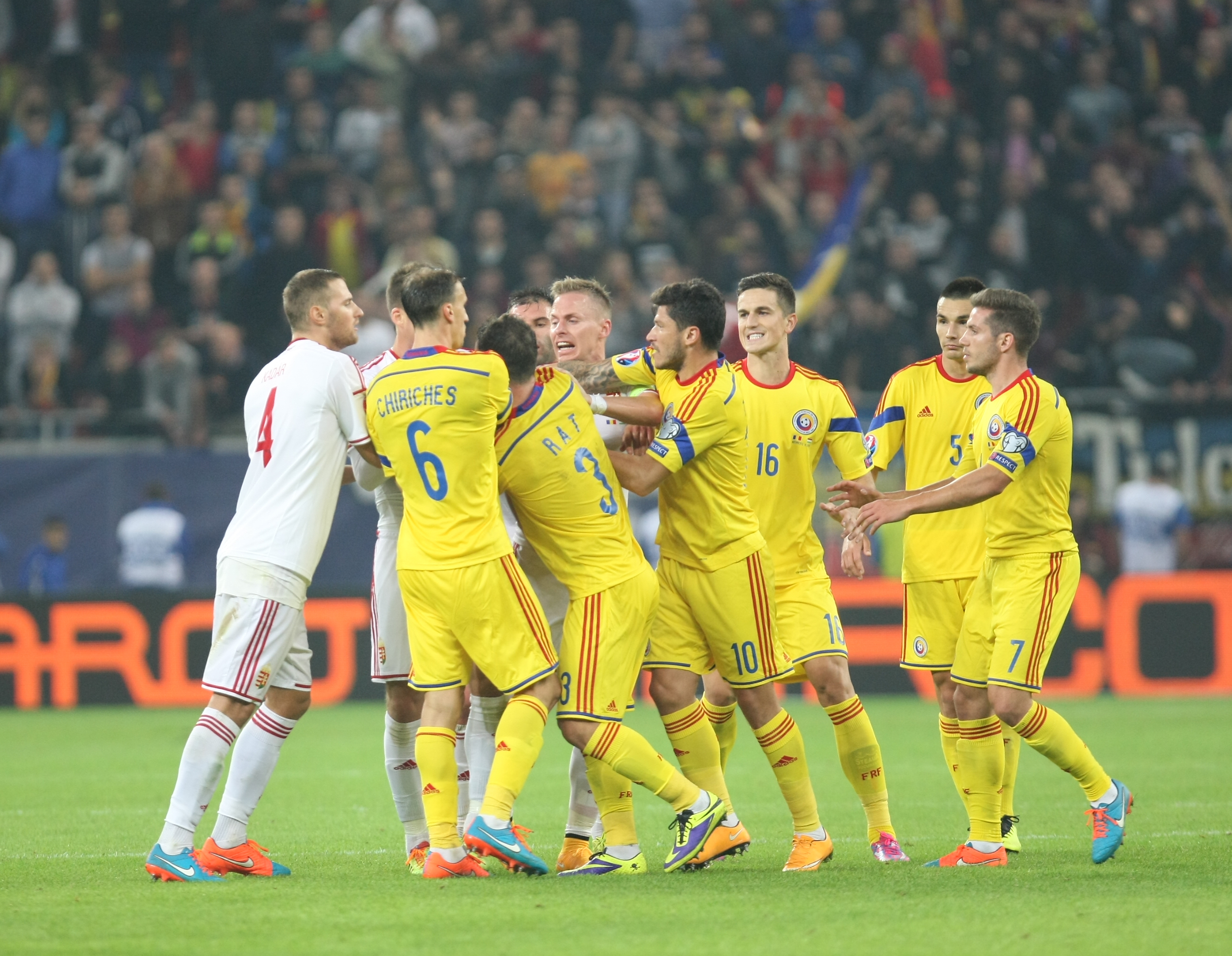 LIVE BLOG / FOTO&VIDEO. MECIUL ANULUI, ROMÂNIA - UNGARIA 1-1