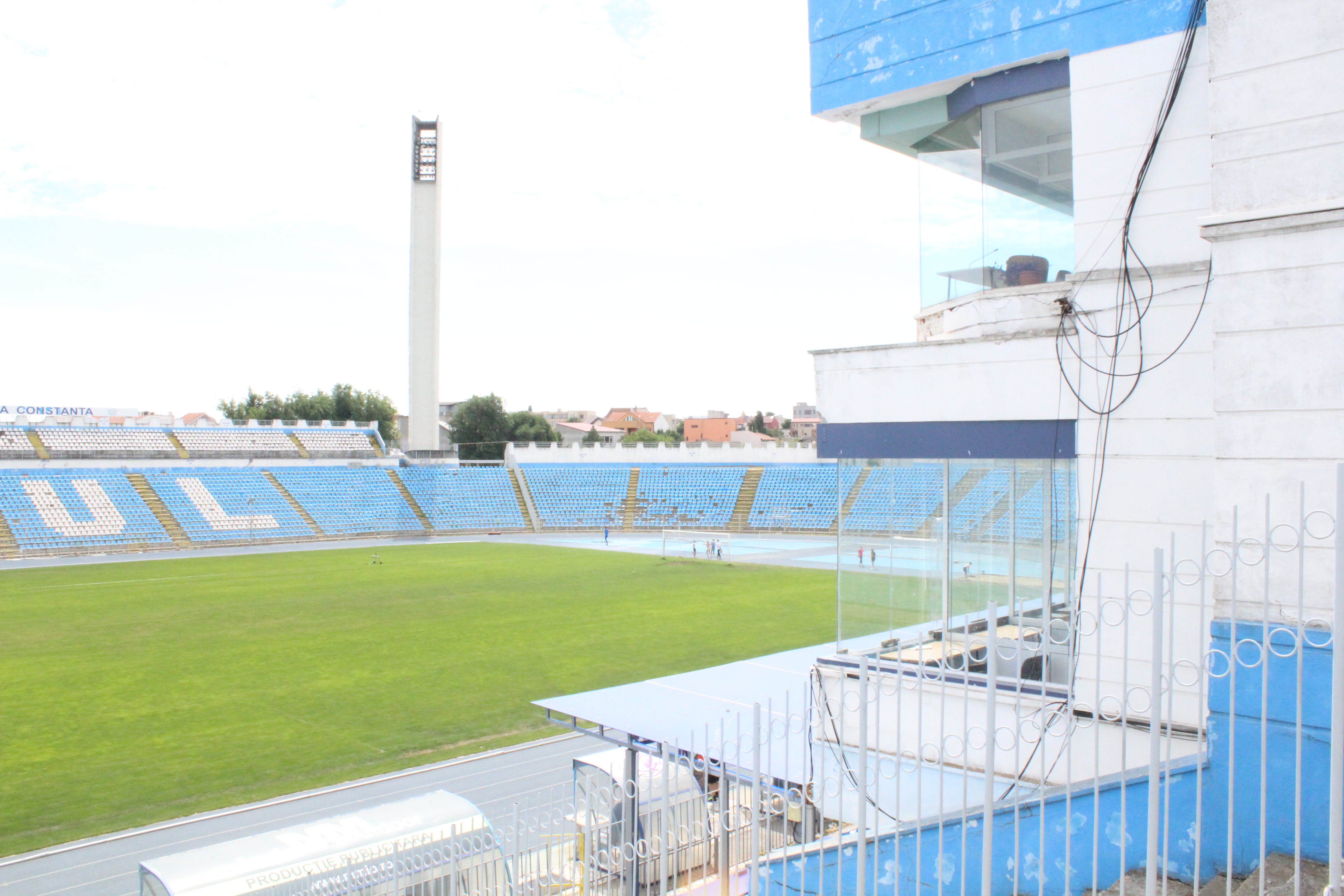 Supercupa de pe 8 iulie, pe un stadion ca după bombardament / FOTO