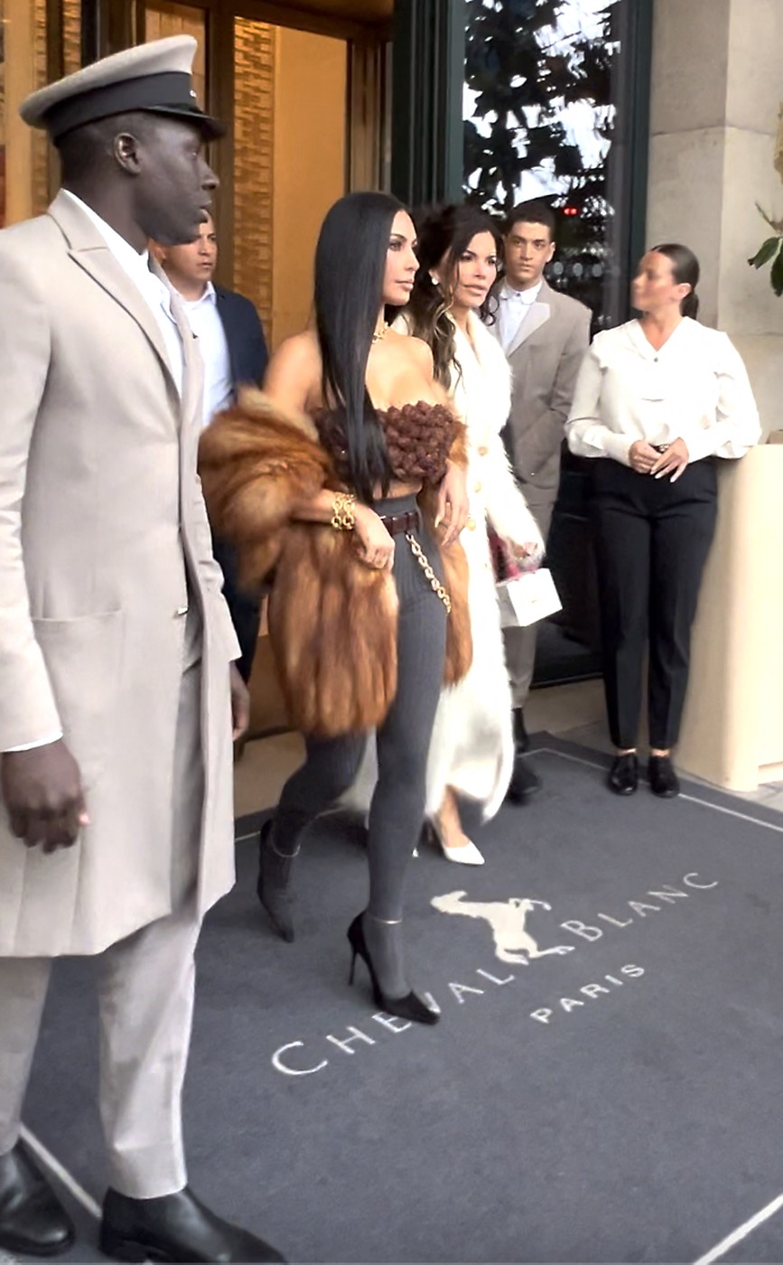 Cum au apărut Kim Kardashian și Katy Perry la petrecerea lui Lauren Sanchez înainte de nuntă. Aceasta se căsătorește cu Jeff Bezos în curând