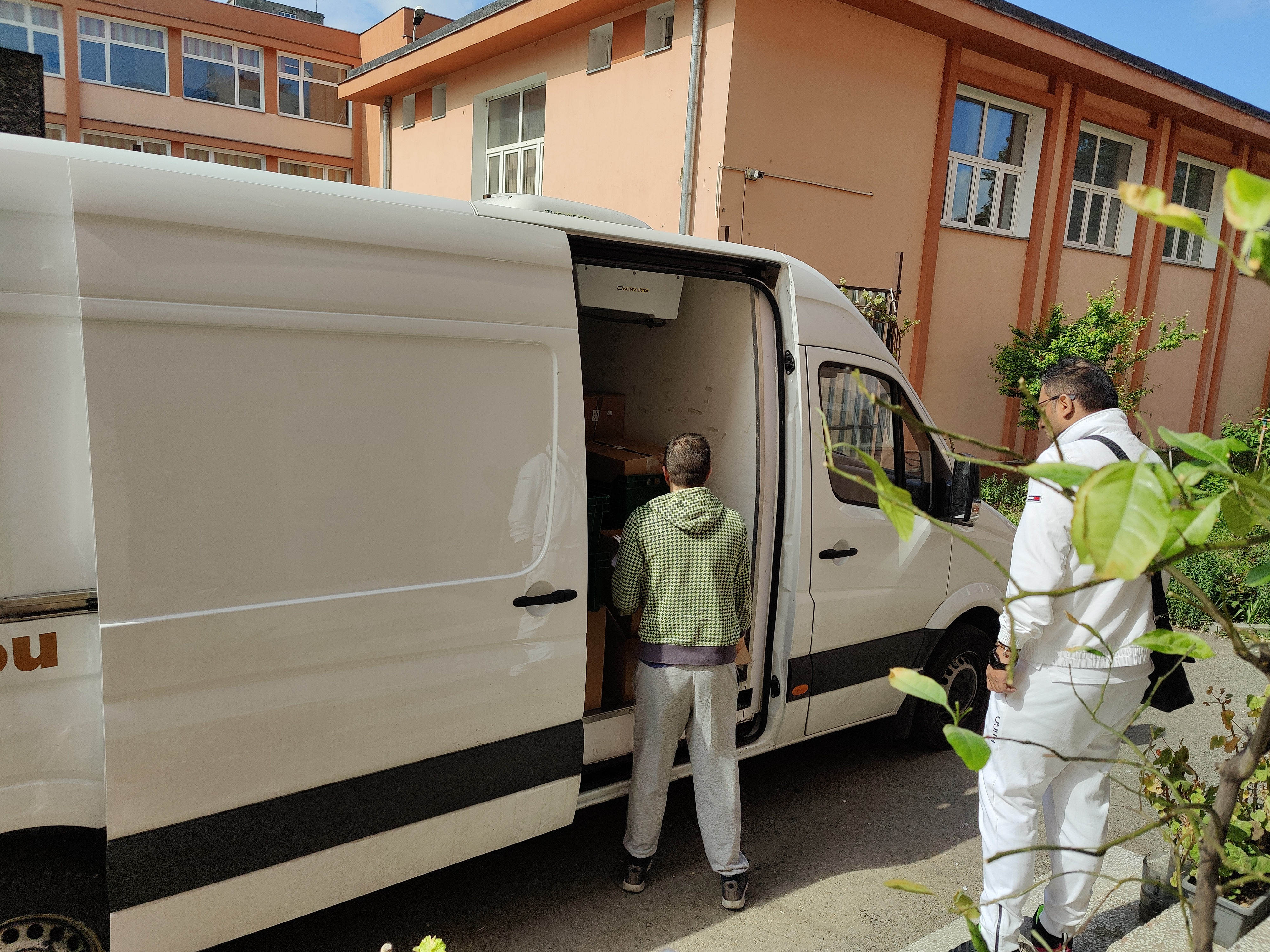 Trei copii ucraineni cazați într-un cămin studențesc din sectorul 5 au ajuns la spital cu enterocolită. Ce spun medicii