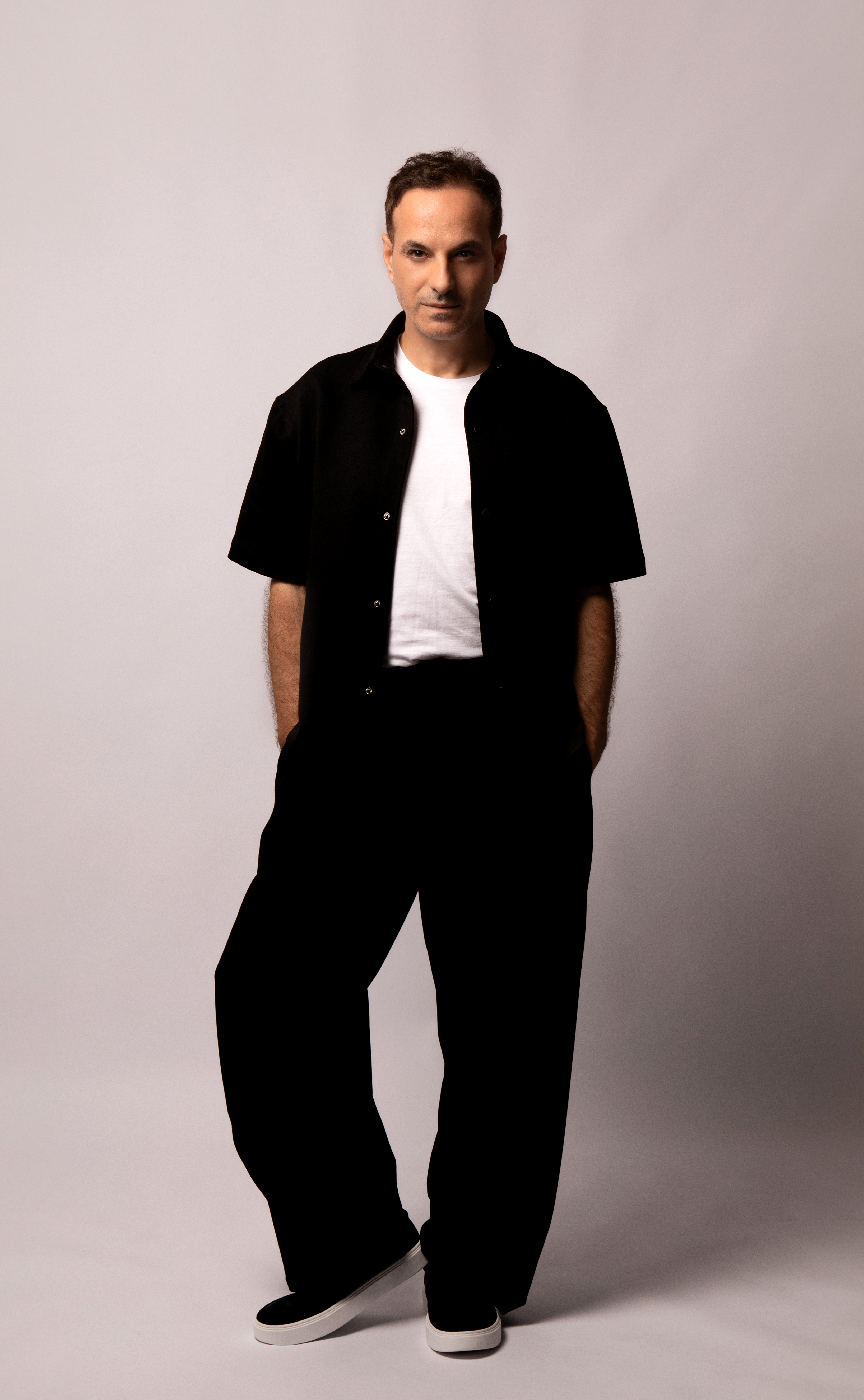 Claudiu Mirică, fostul solist al trupei Stigma, revine în România după 15 ani petrecuți în Franța. Artistul va susține un concert, pe 12 septembrie