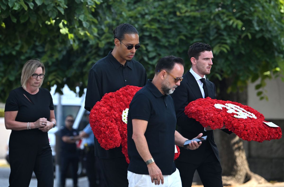 Lumea fotbalului în lacrimi. Imagini emoționante de la înmormântarea lui Diego Jota și a fratelui său