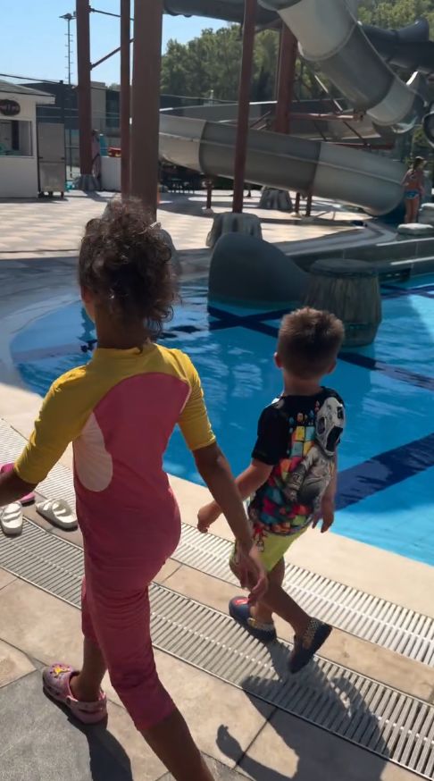 Imagini din vacanța lui Cabral alături de copii: „Încerc să țin pasul”