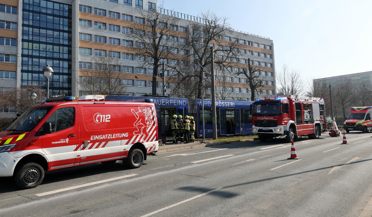 Femeie incendiată într-un tramvai, în miezul zilei, în Germania. Suspectul a fugit și este căutat de poliție în tot orașul