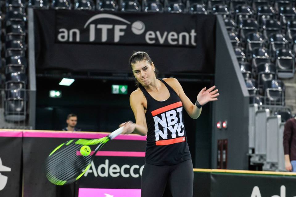 Dan Petrescu le-a încurajat pe componentele echipei României de Fed Cup | GALERIE FOTO