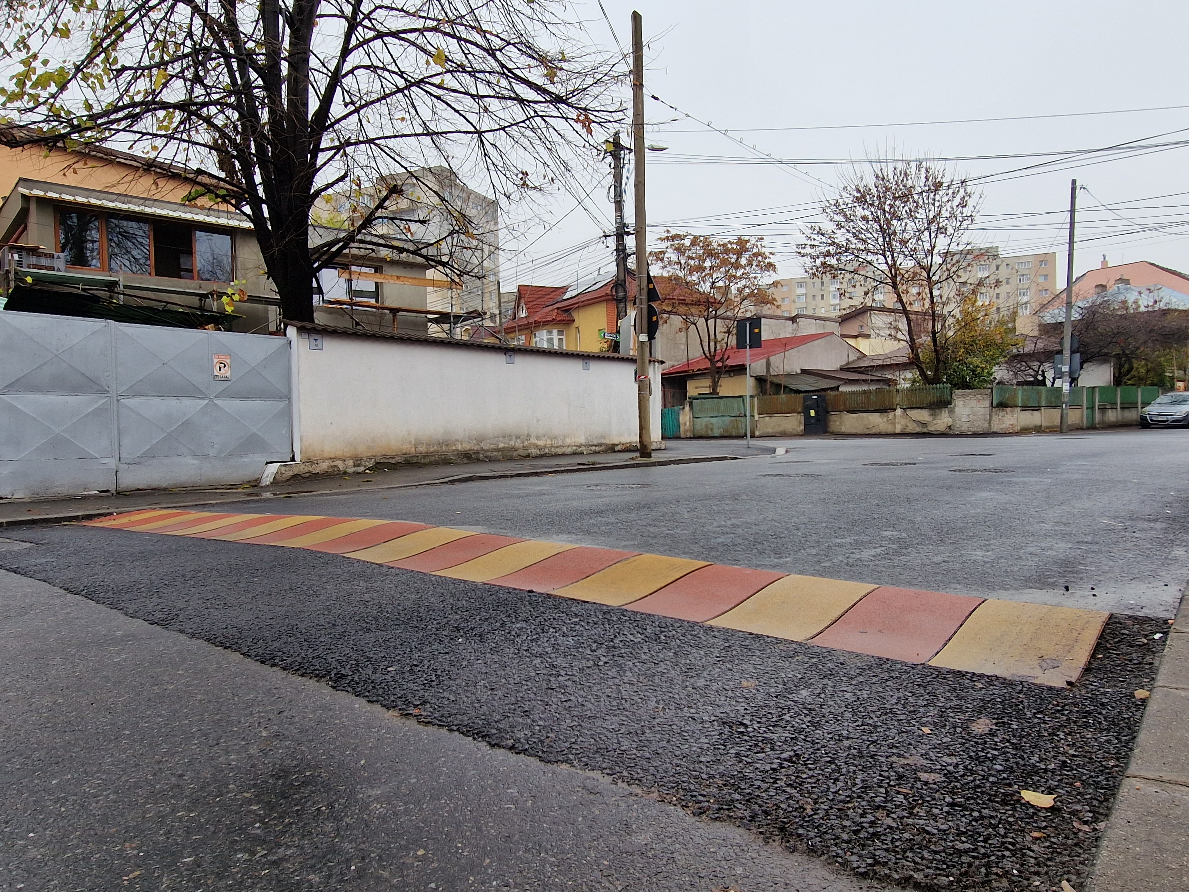 Una dintre intersecțiile prezentate de Libertatea ca puncte negre în traficul bucureștean, securizată: „Lucrare unică. E un început”