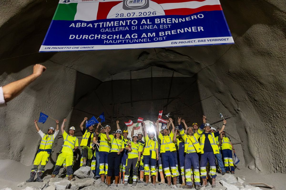 Are 55 km și va costa 10 miliarde de euro: tunelul mamut Brenner care leagă două țări prin inima Alpilor a fost străpuns
