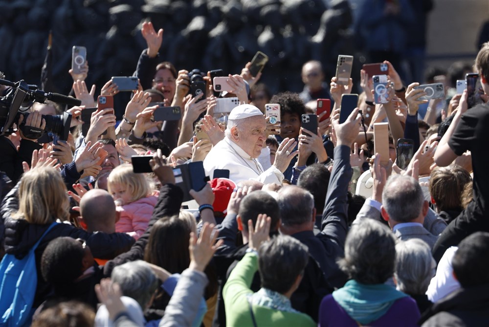 Papa Francisc, în mesajul „Urbi et Orbi”: „Doamne, ajută poporul ucrainean în drumul spre pace”