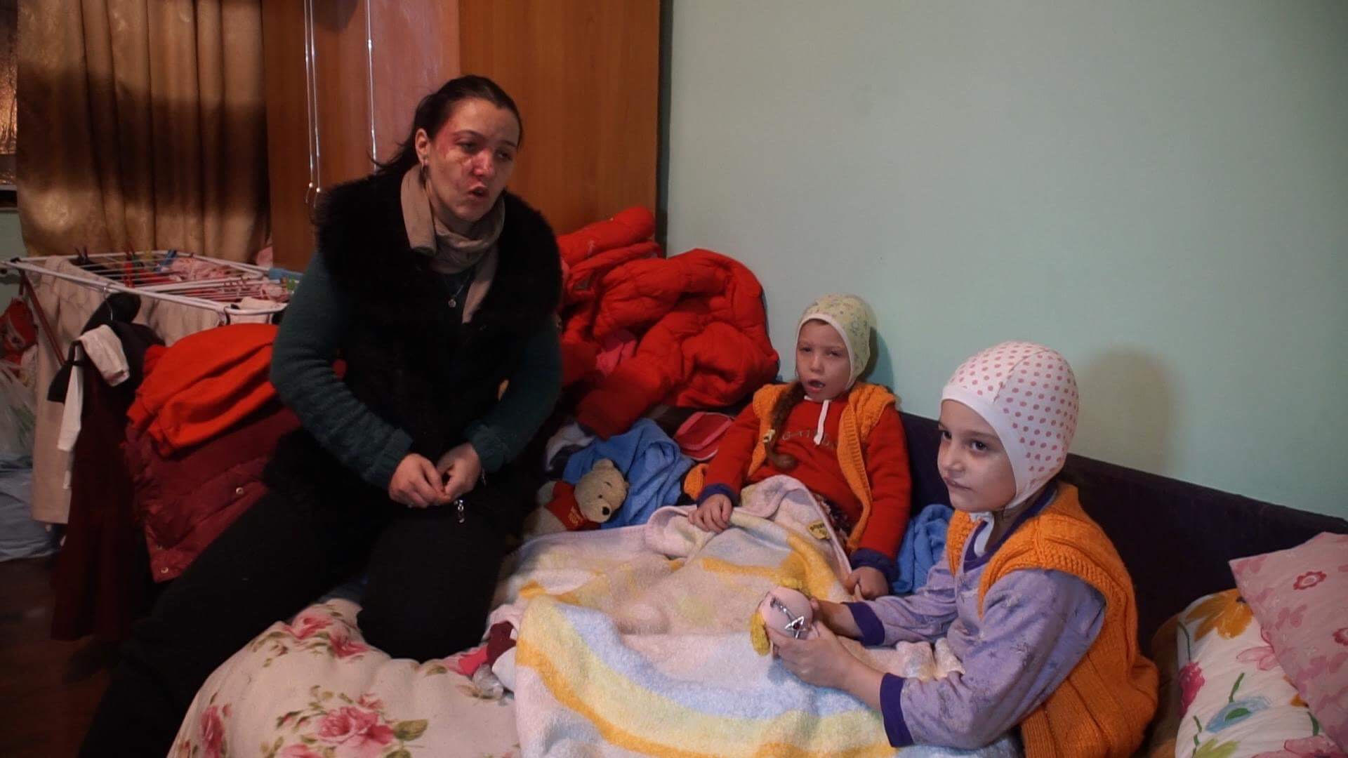 Câțiva restanțieri țin în frig și fără apă caldă 100 de familii din Botoșani