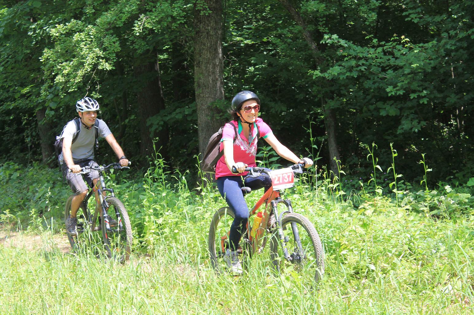 ”La Broaște 2015”, cursa de ciclism pentru amatori cu unul dintre cele mai frumoase trasee de MTB pe care ați pedalat vreodată