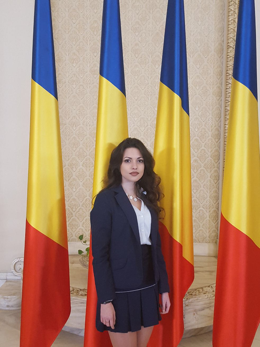 REPORTAJ / Maria, fata de preot cu 10 pe linie, care uimește prin performanțele școlare, dar și prin frumusețe - FOTO