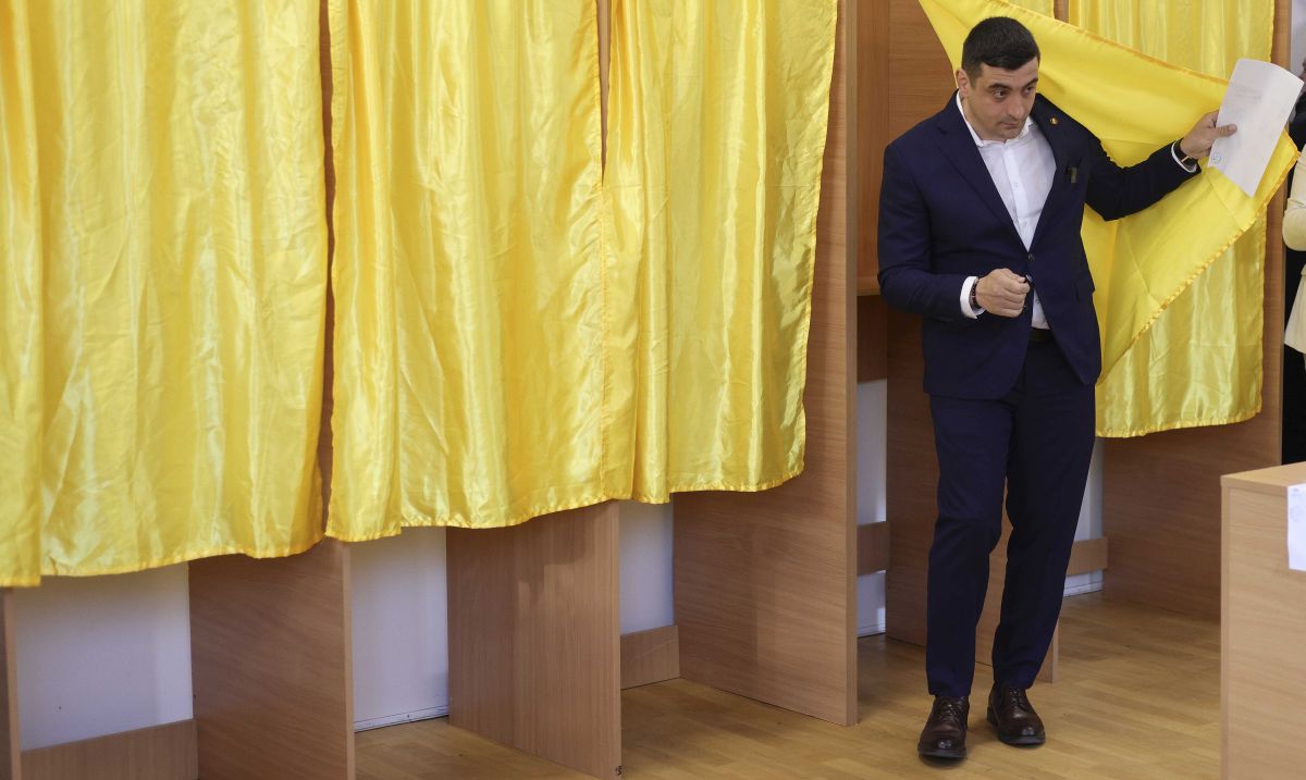 George Simion: „Am votat cu Călin Georgescu”. Candidatul AUR s-a dus la secția de vot alături de fostul candidat la alegerile prezidențiale