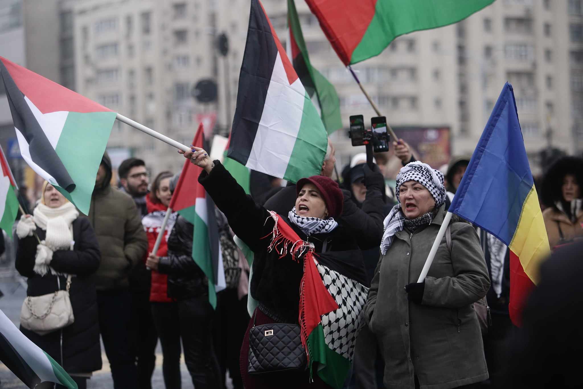 Un nou marș pentru susținerea Palestinei, în București. Organizatorii cer „oprirea genocidului" și salvarea copiilor din Fâșia Gaza | FOTO