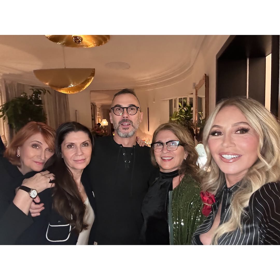 Imagini de la petrecerea organizată de Anastasia Soare de ziua sa de naștere. A împlinit 67 de ani
