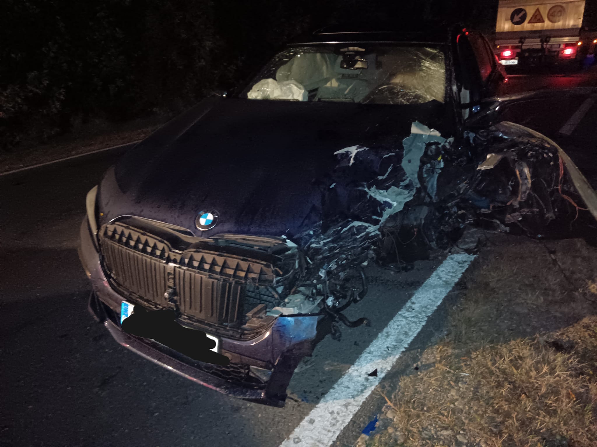 Doi morți într-un accident între un BMW și un Duster, la Orlești, în Vâlcea | VIDEO