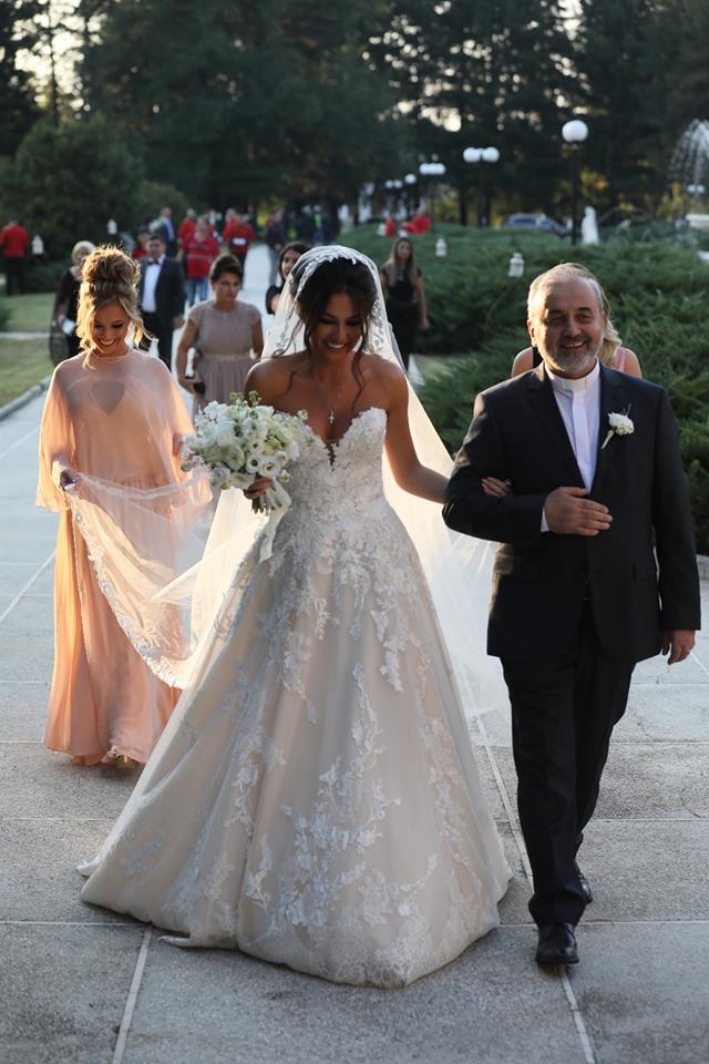 FOTO/ Noi imagini de la cununia religioasă dintre Valentin Dragnea și Gina Tătulescu