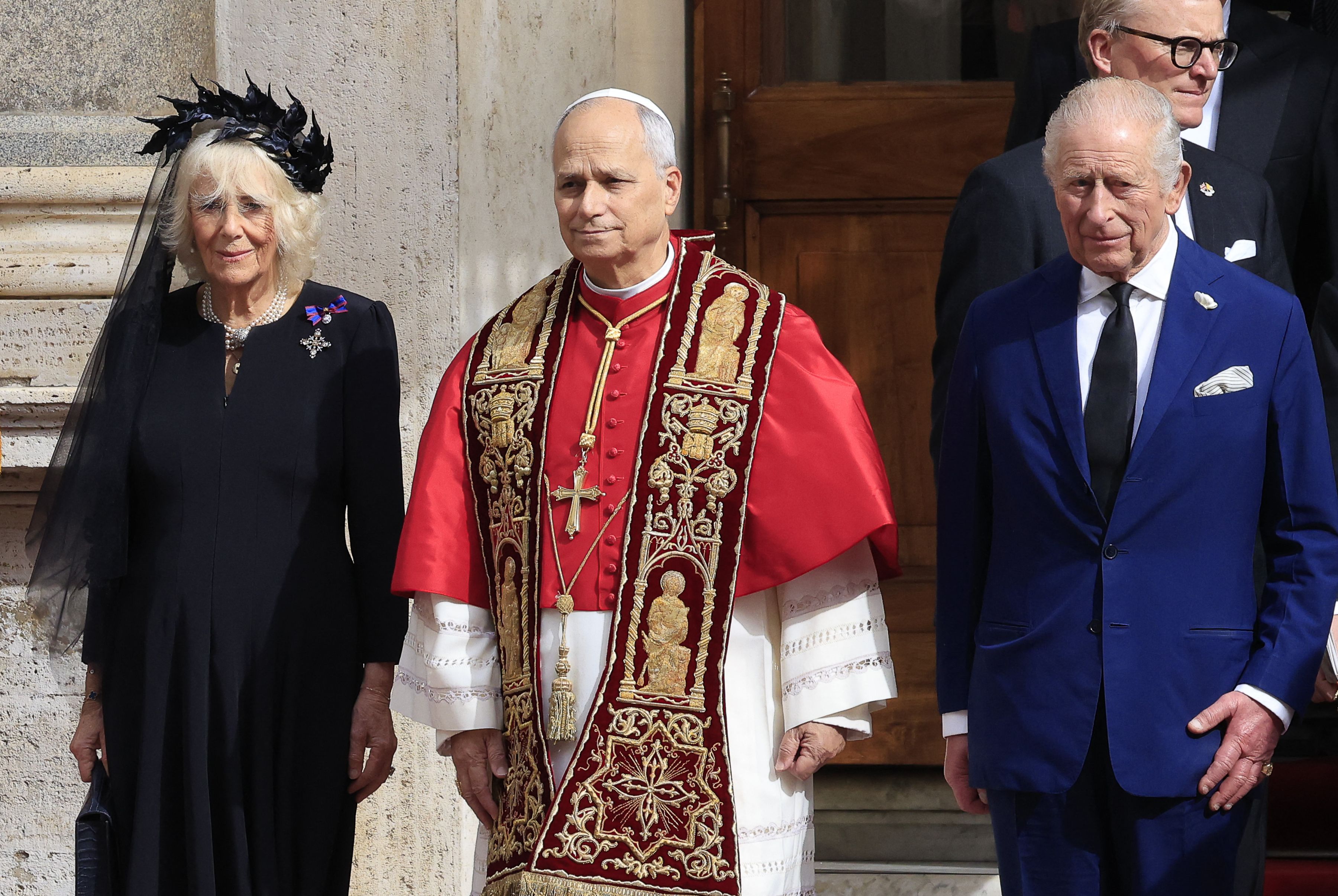Cum a apărut regina Camilla la Vatican. Regele Charles și Papa Leon s-au rugat împreună în Capela Sixtină