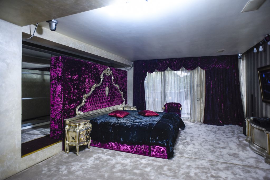 Lux total în casa  în care vor locui concurenții și burlacul din emisiunea Mirelei Vaida | FOTO