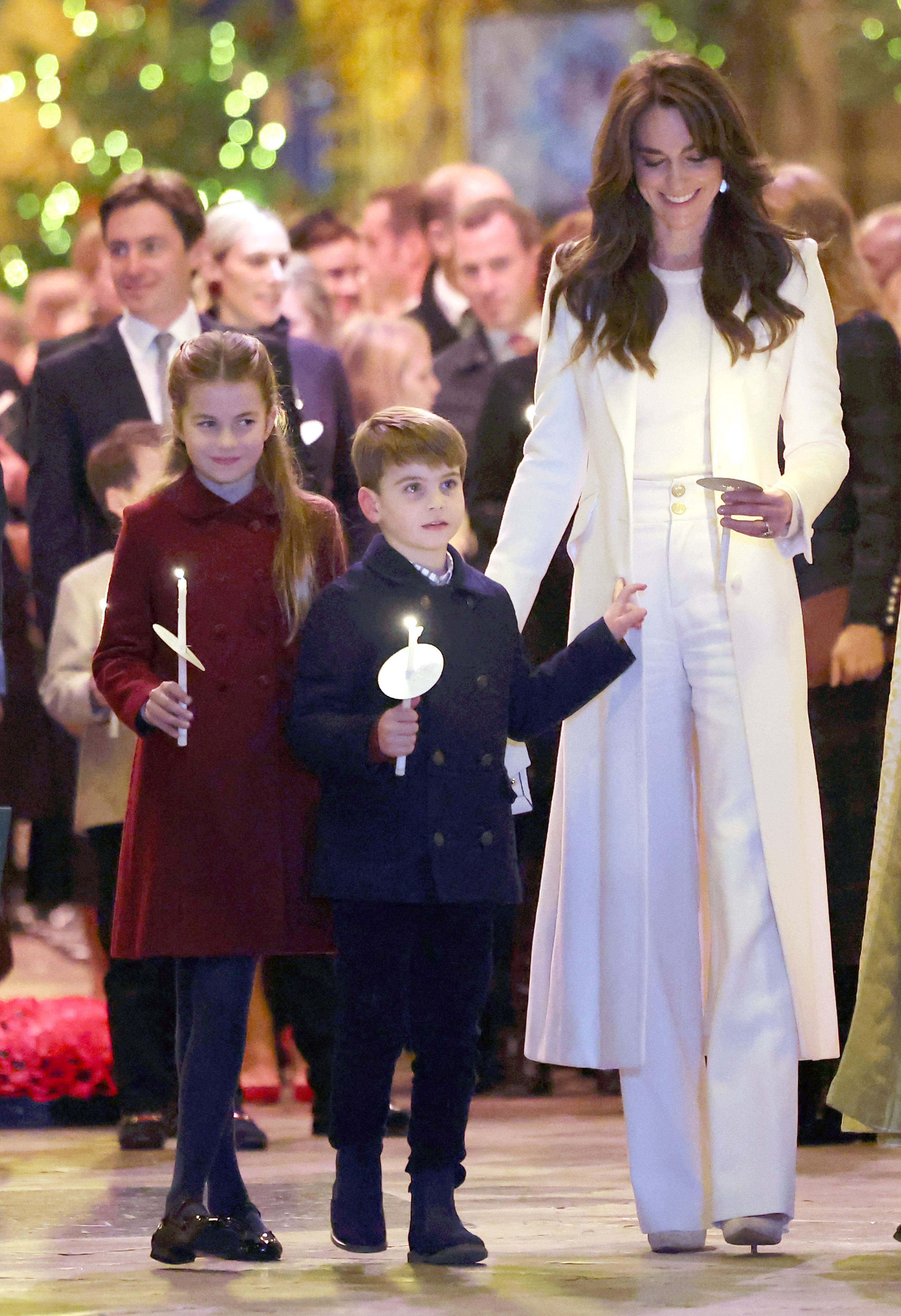 Prințul Louis, în centrul atenției la concertul de Crăciun al lui Kate Middleton. Ce năzbâtie a făcut fiul prințului William