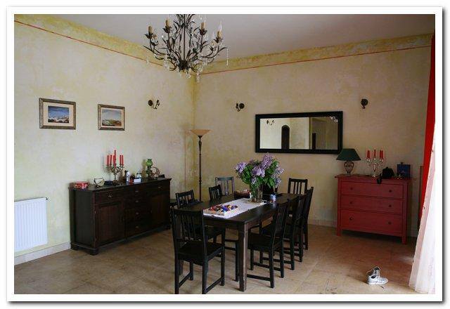 Costel din serialul "La Bloc" își vinde conacul. Cum arată palatul de 200.000 de euro al lui Dragoș Moștenescu | FOTO