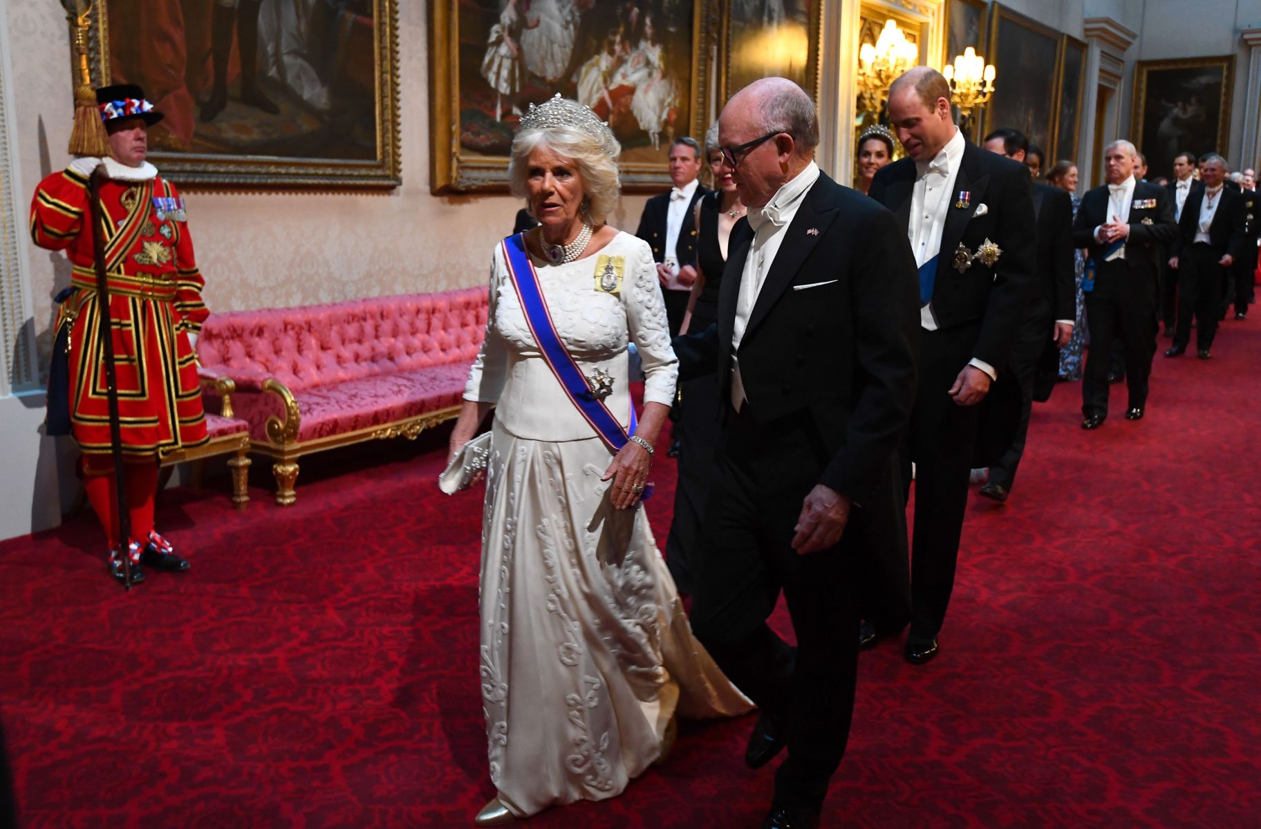 GALERIE FOTO | Mesajul reginei Elisabeta la banchetul organizat în cinstea lui Donald Trump: ”Valorile şi interesele noastre comune vor continua să ne unească”