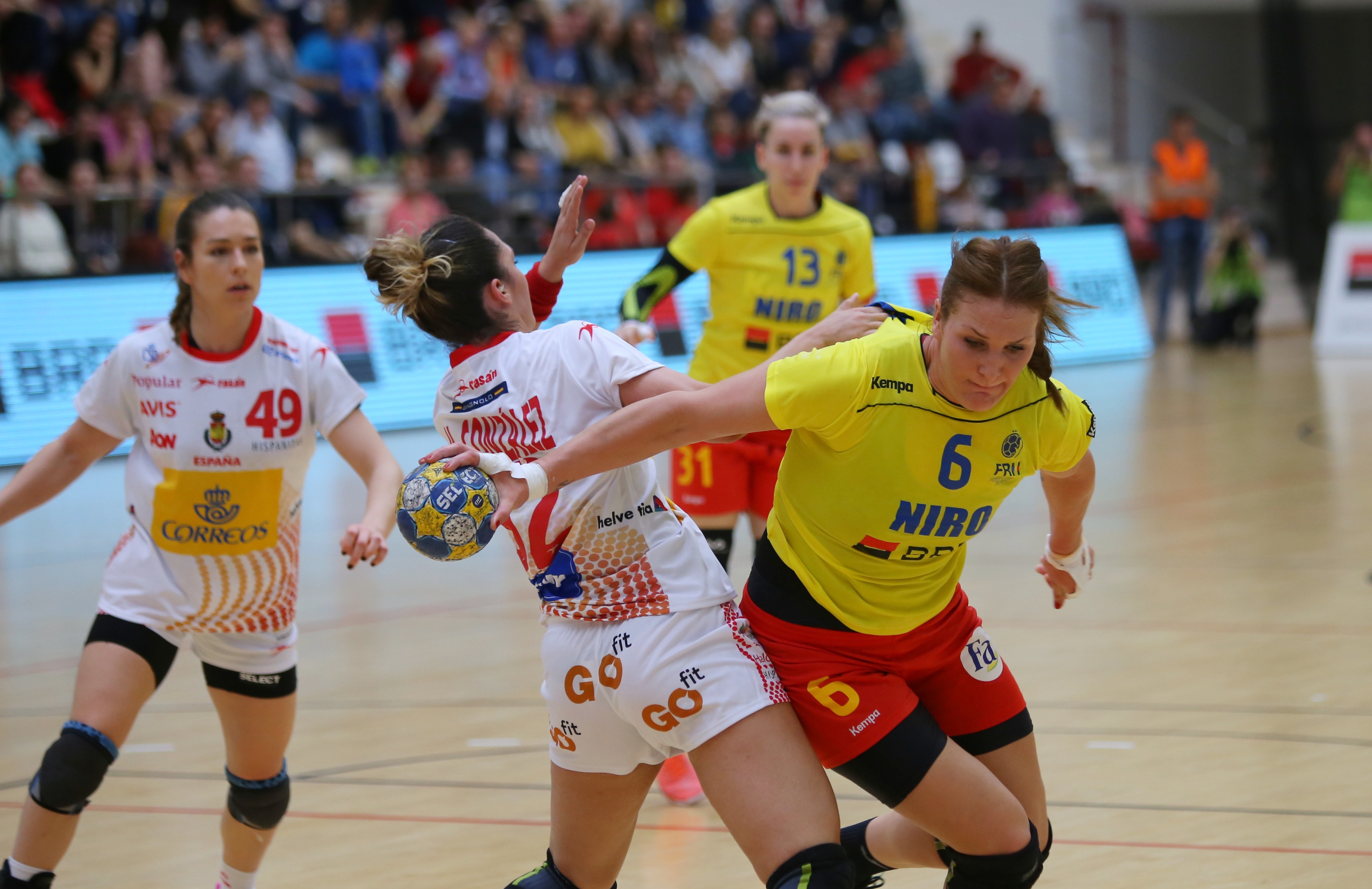 Handbal. România și Spania și-au împărțit victoriile. Cristina Neagu - premiată / GALERIE FOTO