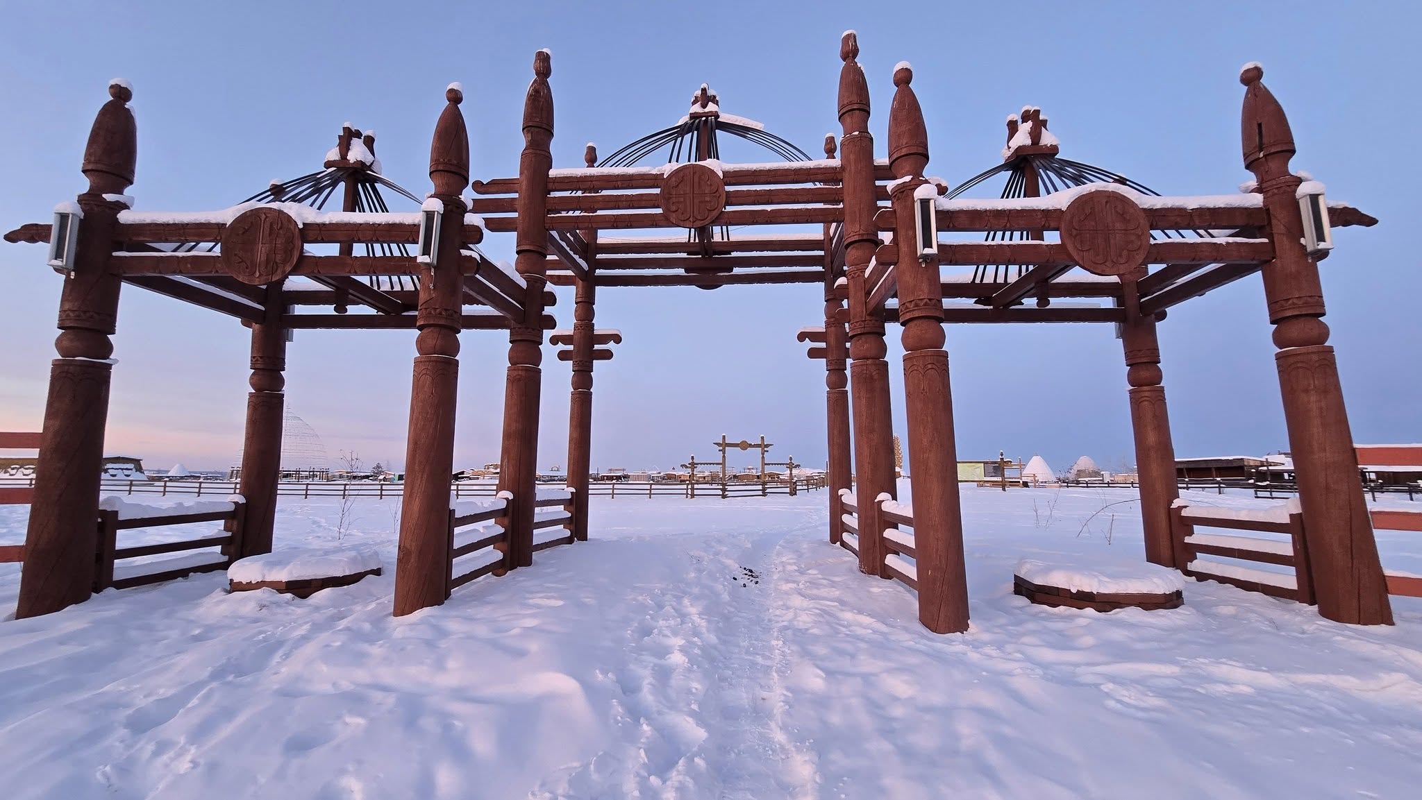 Un român a traversat Siberia cu un Duster nou, ca să ajungă în cel mai rece oraș din lume: „Îți îngheață fața, nasul, genele, tot” I VIDEO 