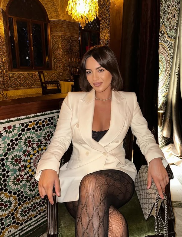 Cum arăta ispita Andreea Aurică - Andrușca de la Insula Iubirii 2025 înainte să își pună implant fesier. Operația estetică nu a făcut-o în România