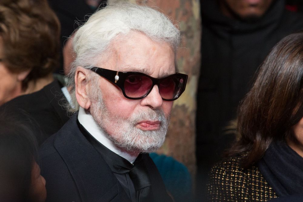 FOTO | Karl Lagerfeld a murit. Designerul casei Chanel s-a stins la 85 de ani