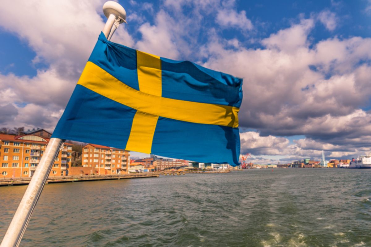 Sweden is offering $34,000 to immigrants to return home—Here's why