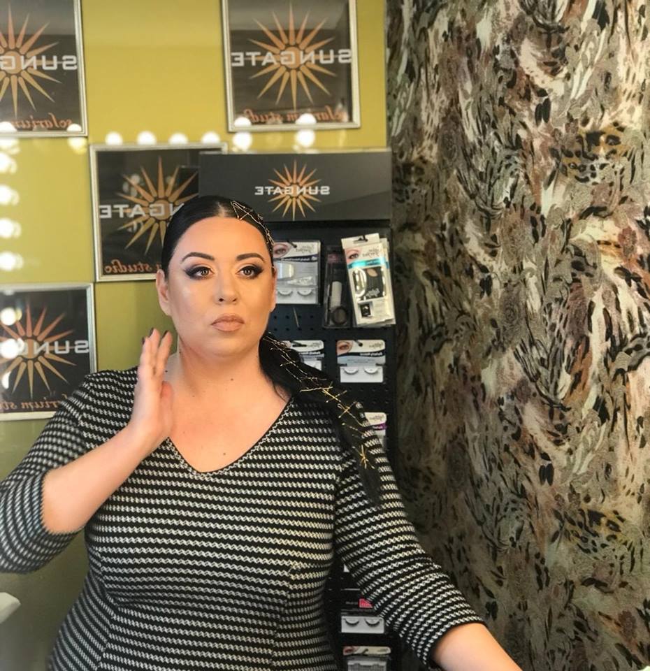 Cum s-a îmbrăcat Oana Roman la petrecerea Adelinei Pestrițu. Ținuta ca ținuta, dar să-i vezi încălțămintea | FOTO