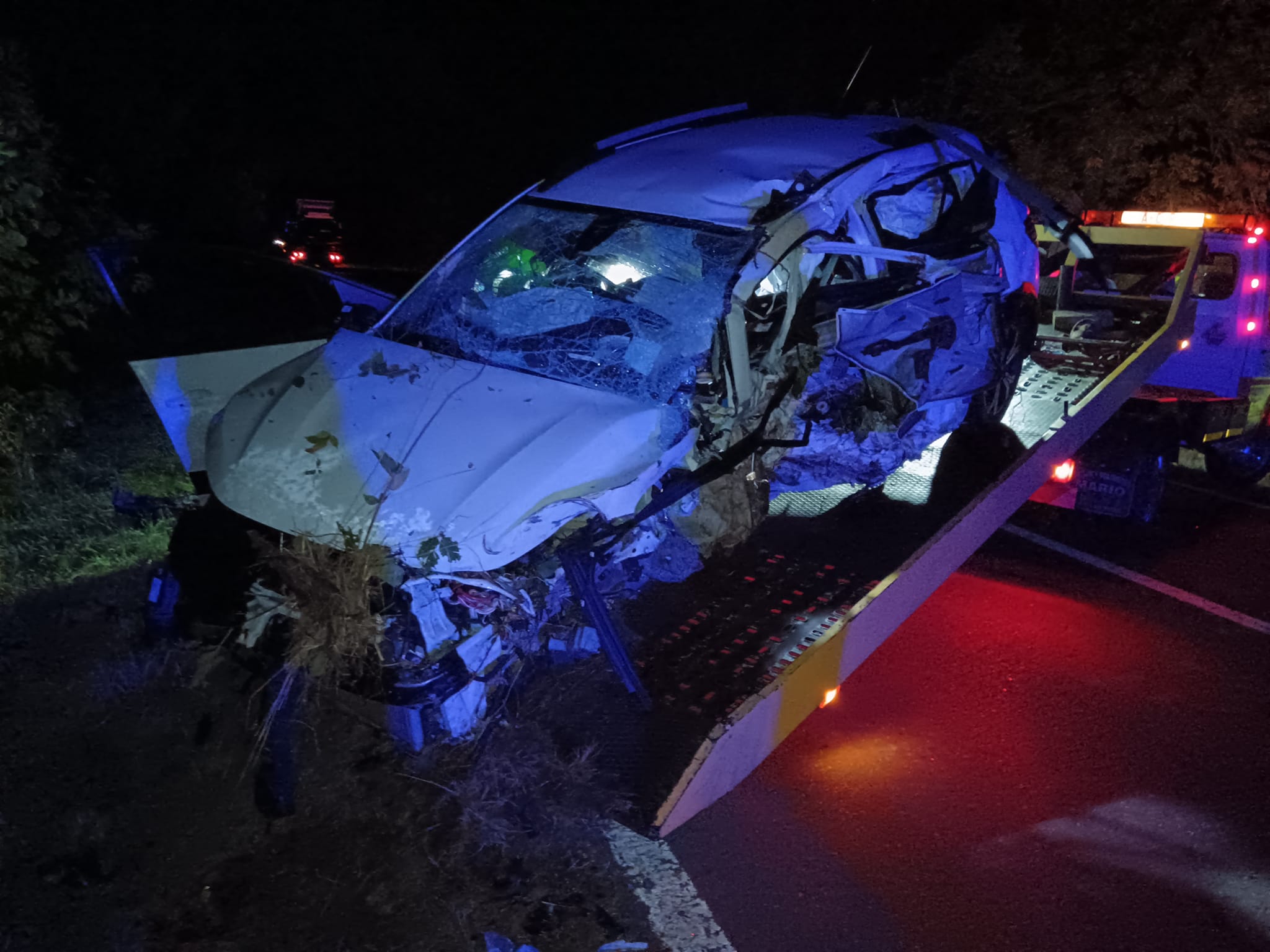Doi morți într-un accident între un BMW și un Duster, la Orlești, în Vâlcea | VIDEO