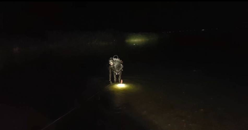 Pescar mort după ce a căzut cu mașina în râul Olt. Imagini terifiante în apropiere de Slatina