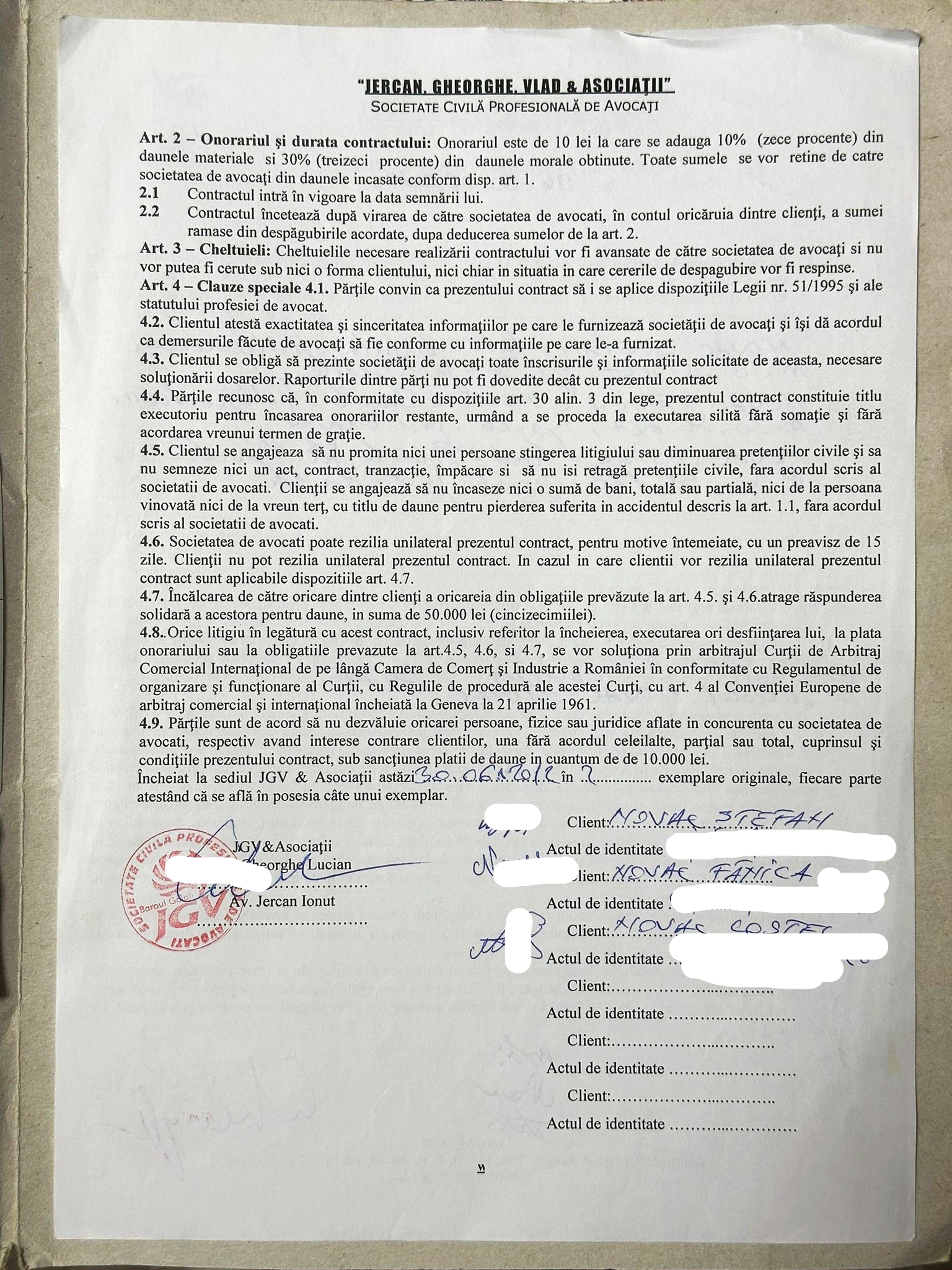 După apariția unui articol în Libertatea, foști clienți ai avocaților de la JGV&amp;Asociații s-au trezit cu 20.000 de euro în conturi: „Miracol de Crăciun!”
