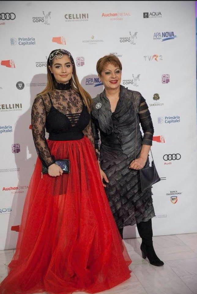 Adriana Trandafir, detalii neștiute din culisele emisiunii „Te cunosc de undeva!”. „Poate fi un blestem. Cei care nu au fost nu știu nimic din ce îi așteaptă”
