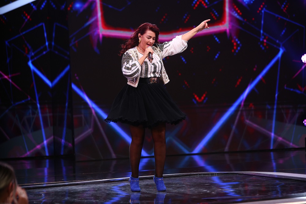 Cu ce se ocupă Rita, fiica Ronei Hartner, la 15 ani. Renunțase un an la școală ca să stea cu mama ei