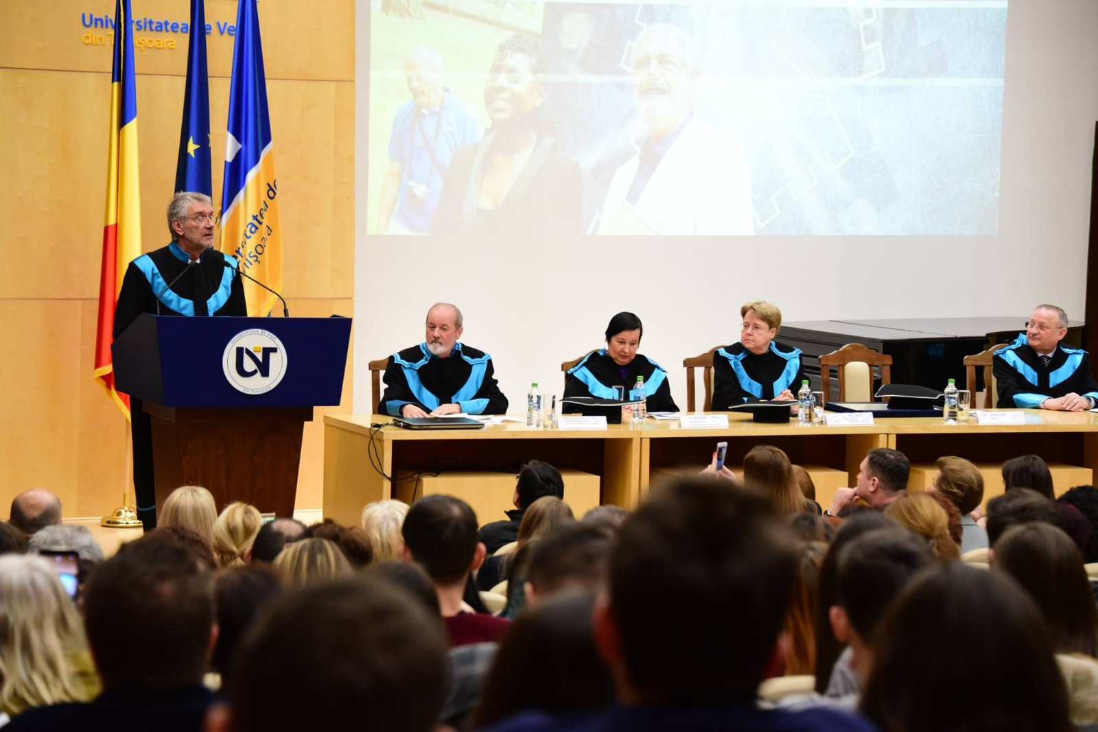 Marcel Iureș, omagiat la Timisoara. Ce le-a spus îndrăgitul actor studenților Universității de Vest/ FOTO