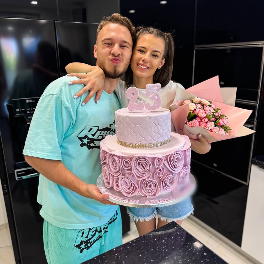 Cine sunt Mitzuu și Ariana de la „Power Couple România”. Cuplul e extrem de iubit de adolescenți