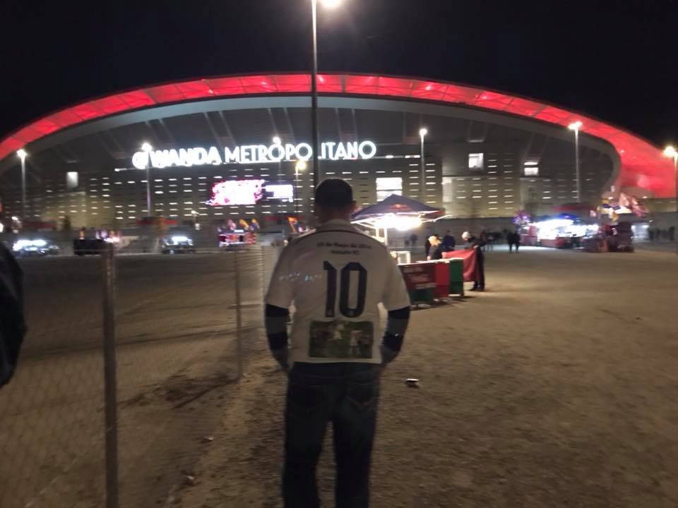Cine este românul care a afișat mesajul obscen anti-PSD pe ”Santiago Bernabeu”. Tiberius Burcea a făcut judo timp de 15 ani