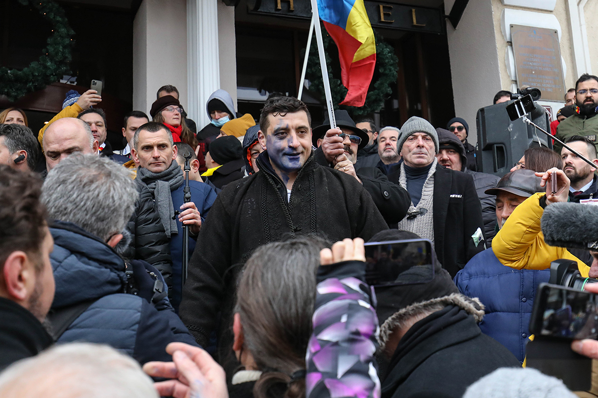 VIDEO | George Simion, stropit cu cerneală la Iași de Ziua Principatelor