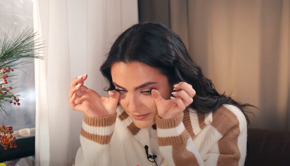 Alexia Eram, în lacrimi în fața Danei Rogoz. Ce i-a lipsit în copilărie fiicei Andreei Esca: „Părinții mei să fie mai des acasă”