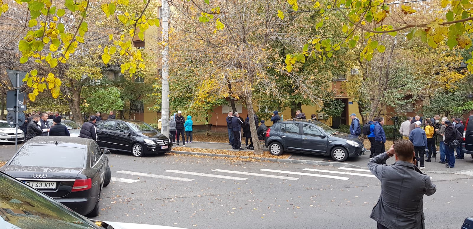 Trupul neînsuflețit al lui Ilie Balaci a fost scos în sicriu | IMAGINI TULBURĂTOARE