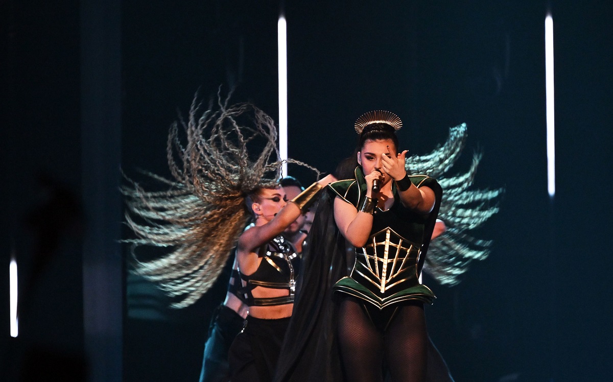 Cum a apărut cântăreața din Norvegia, țara a cărei televiziune publică a desființat piesa României la Eurovision 2023. E „Regina regilor”