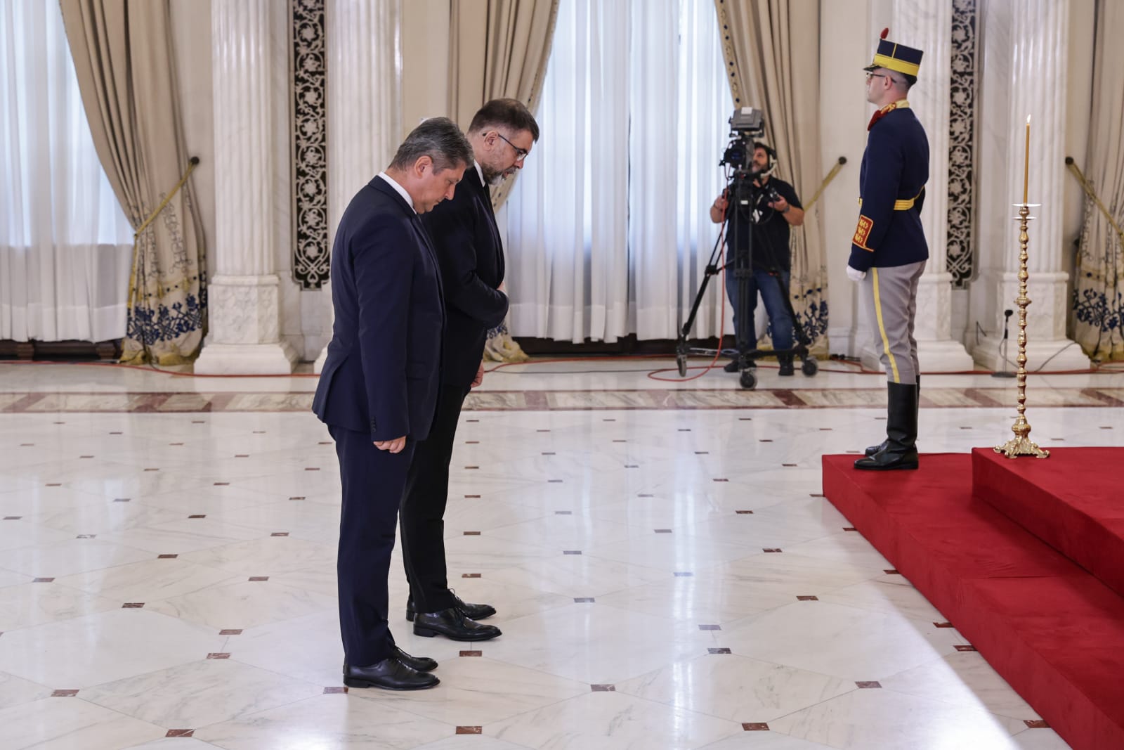 Cine a mers să-i aducă un ultim omagiu lui Ion Iliescu la Palatul Cotroceni